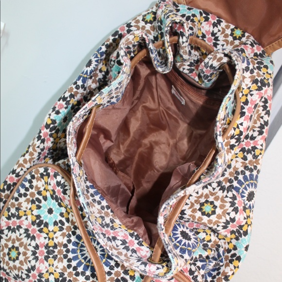 backpack - Picture 3 of 5